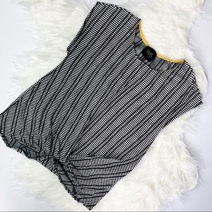 ✨ 5/$25 ✨ Anthropologie W5 Twist Front Top